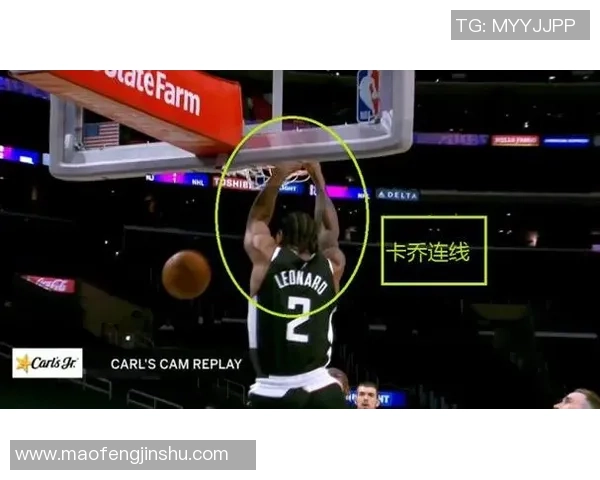 小卡痛苦捂腰腹部高举双手离场引发球迷关注 小卡痛苦捂腰腹部高举双手离场引发球迷关注